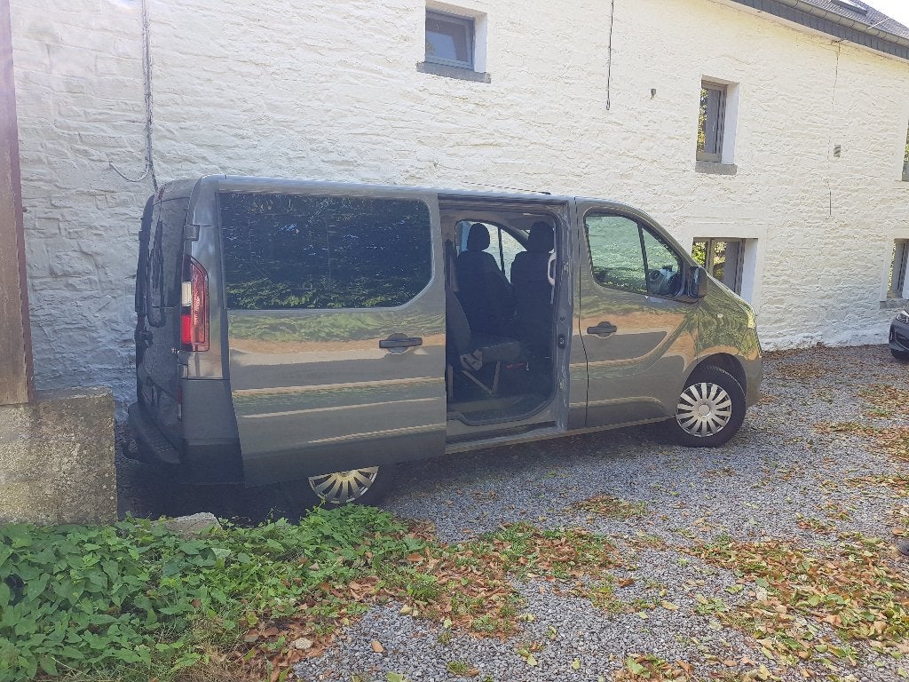 Renault Trafic Passenger  8 zitplaatsen + camping, Voorwielaandrijving, Dealer onderhouden, Stof, 4 cilinders