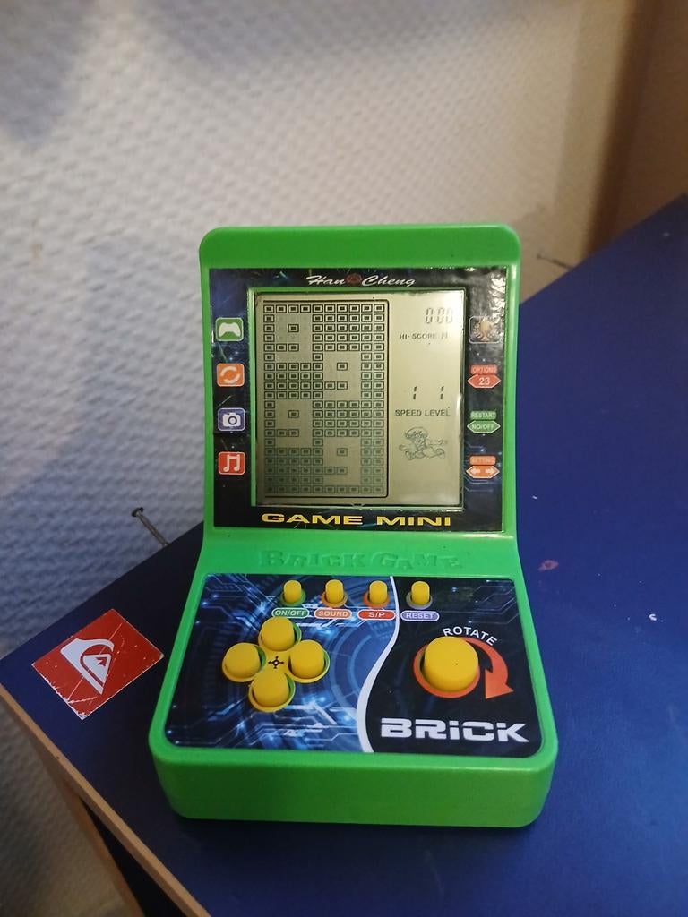 Retro handheld brick game, Games en Spelcomputers, Spelcomputers | Overige, Ophalen of Verzenden