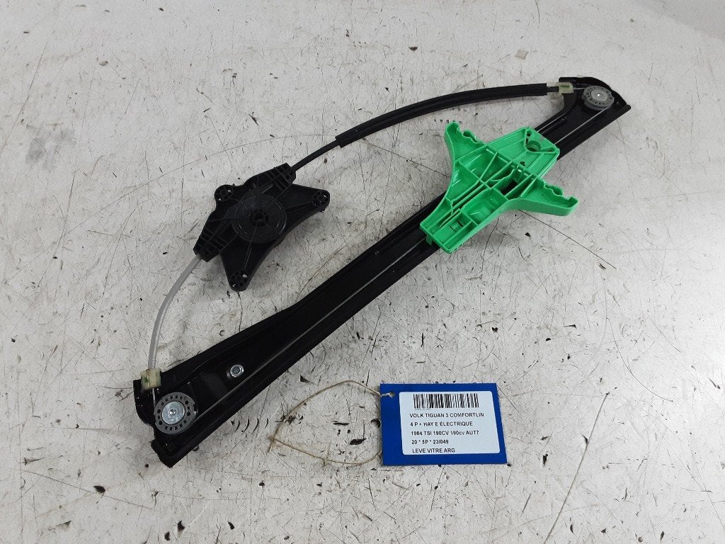MECANISME VITRE ARRIÈRE GAUCHE Tiguan (AD1) (5NA839461C), Volkswagen, Mevr. I. Hauben, Utilisé, Rue de l'Espoir 34 34
4030  GRIVEGNÉE, BE