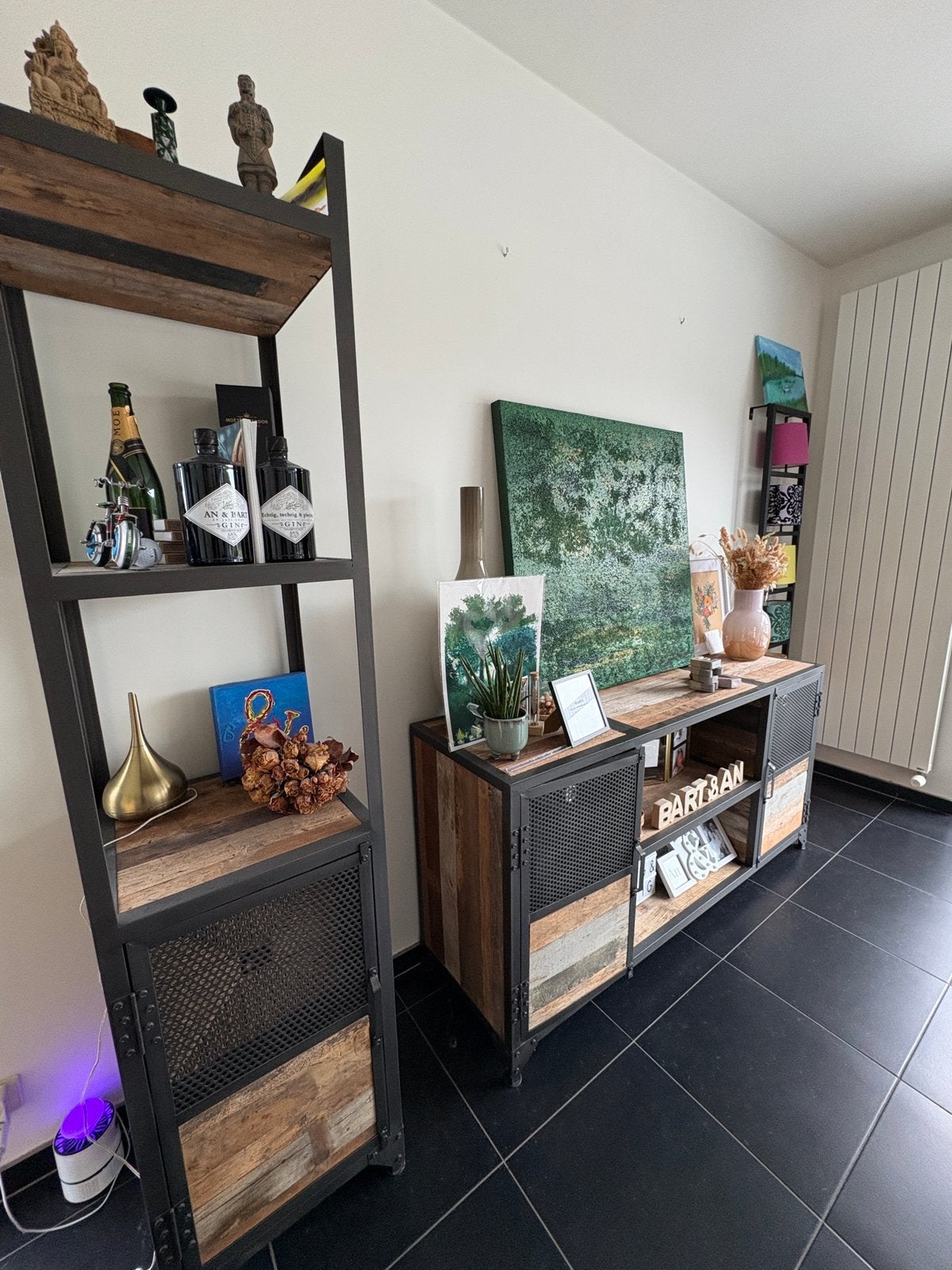 Eetkamer: balinese stijl en staal massief houten tafel, Ophalen, Zo goed als nieuw, Balinees wrakhout? Massief houten tafel, 6 tot 8 stoelen