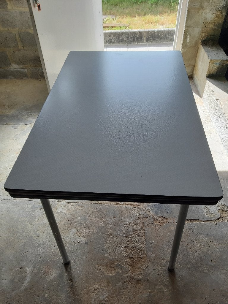 Table cuisine, 100 à 150 cm, Cinq personnes ou plus, Enlèvement, Utilisé