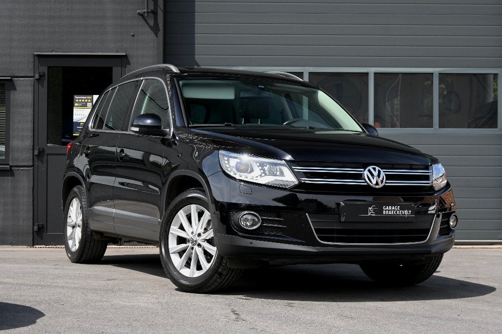 Volkswagen Tiguan 2.0 TDi - Pano - Trekhaak - PDC - Leder, Voorwielaandrijving, Zwart, Bi-Xenon koplampen, Zwart