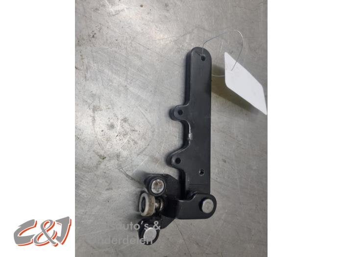 Roulette porte coulissante gauche d'un Fiat Doblo, -, 3 mois de garantie, Utilisé, Fiat