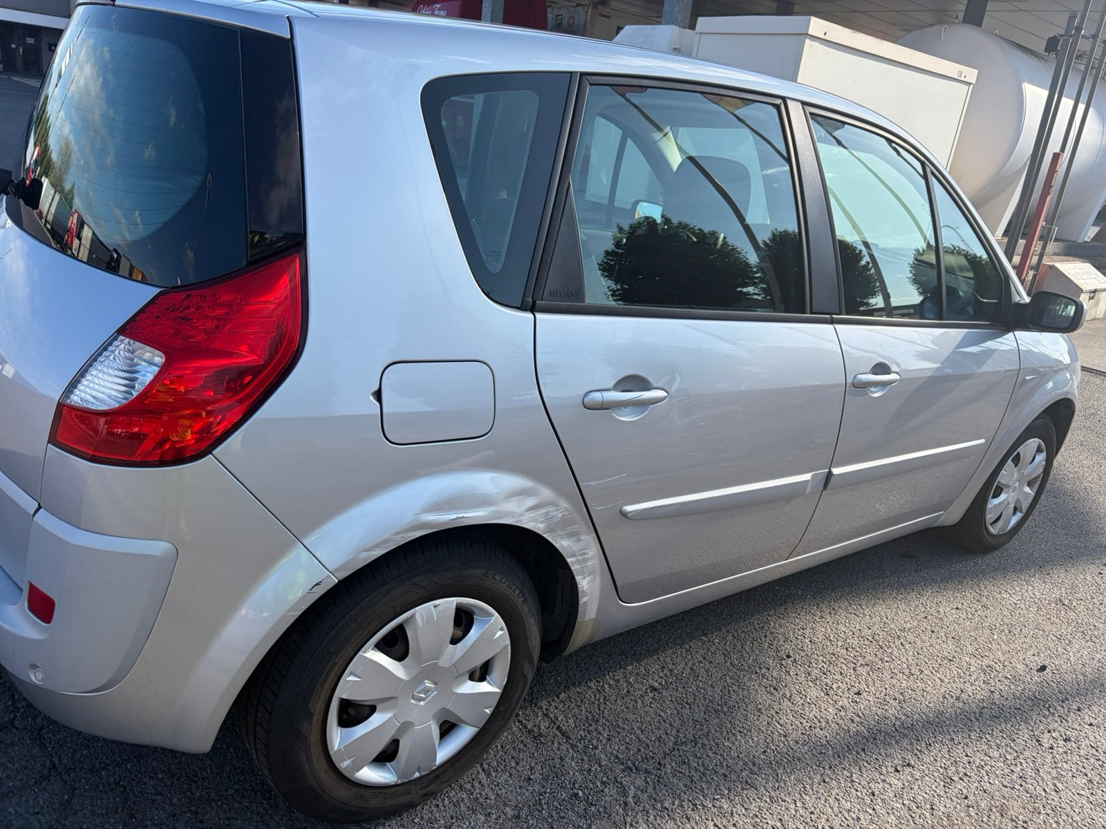 Renault megane scenic 1.5d, Autos, Argent ou Gris, Achat, Entreprise, Boîte manuelle
