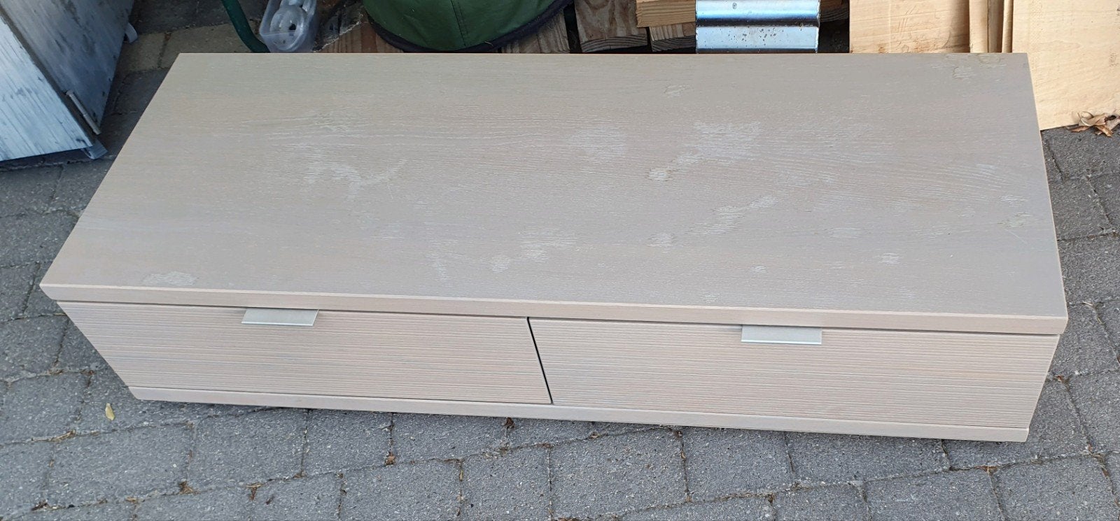 Tv en salontafel., Ophalen