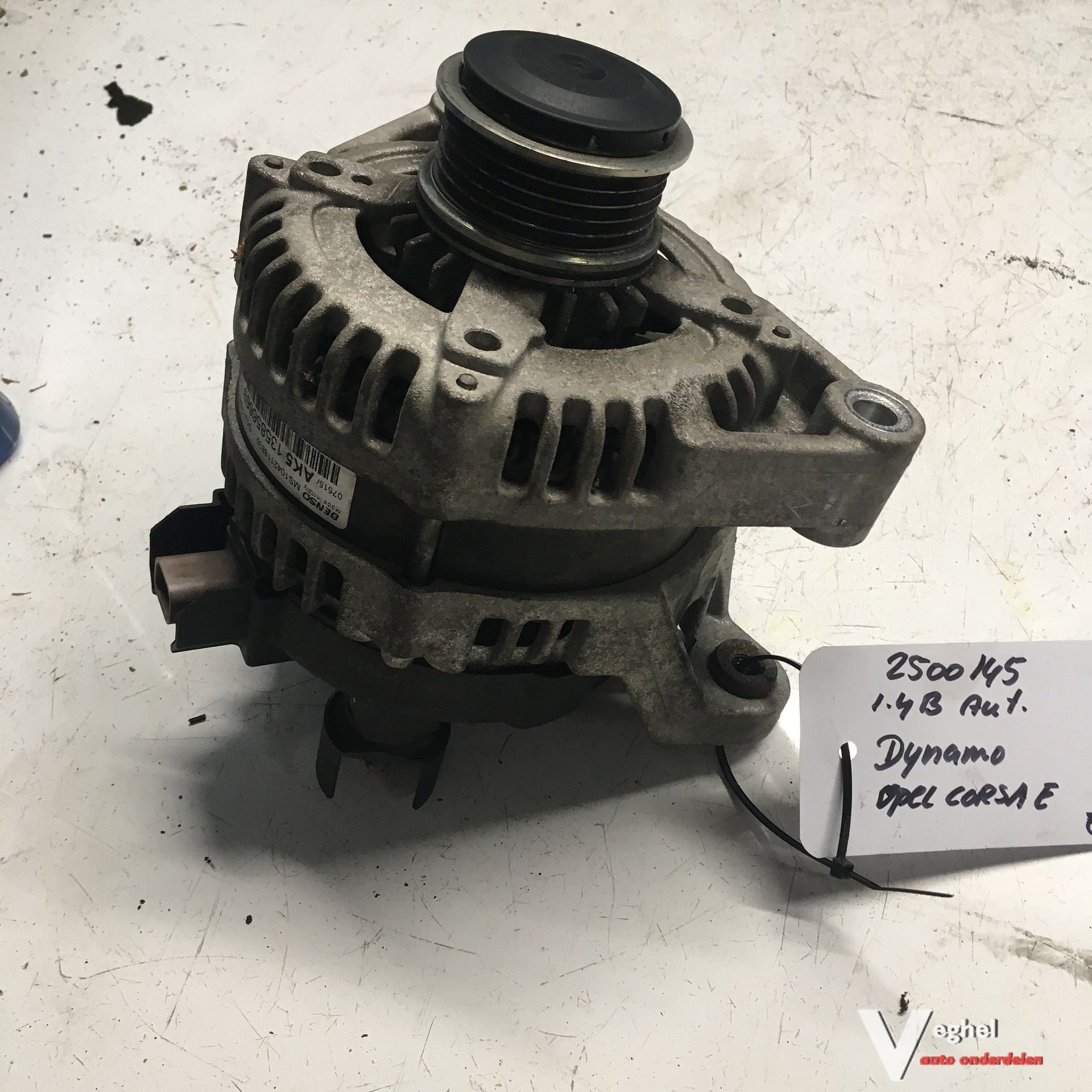 Opel Corsa E 5 drs 1.4B Automaat 2015 2500145  Dynamo   AK5, Gebruikt, -, -, Ophalen of Verzenden