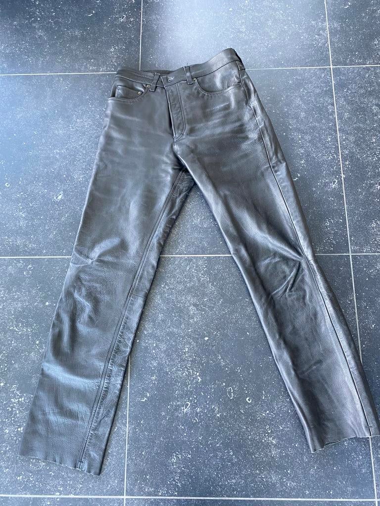 Enjoy motorbroek, Ophalen