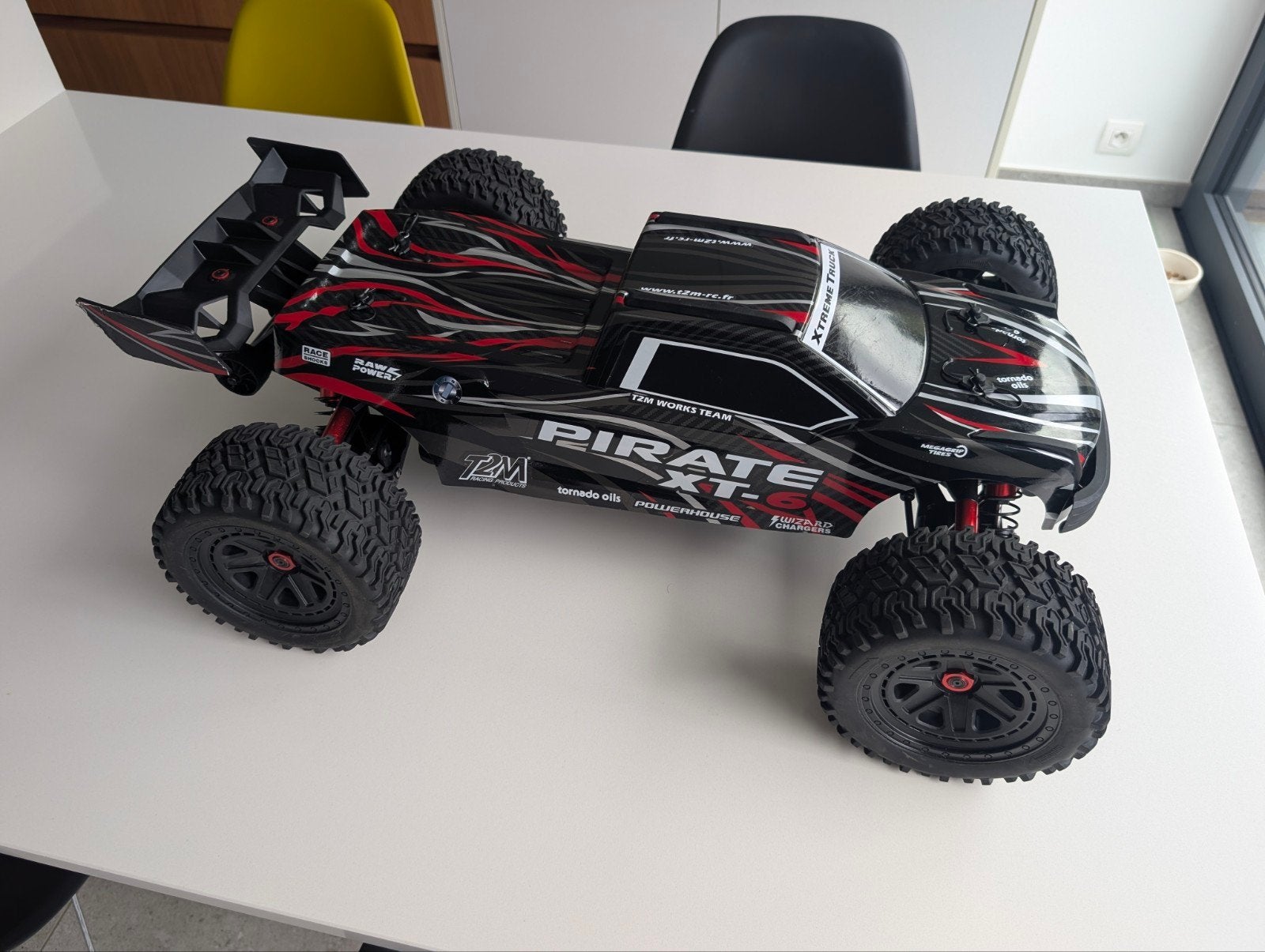 XT-6 big scale 1:6 truggy basher met batterijen en upgrades, Hobby en Vrije tijd, Elektro, Auto offroad, Ophalen of Verzenden