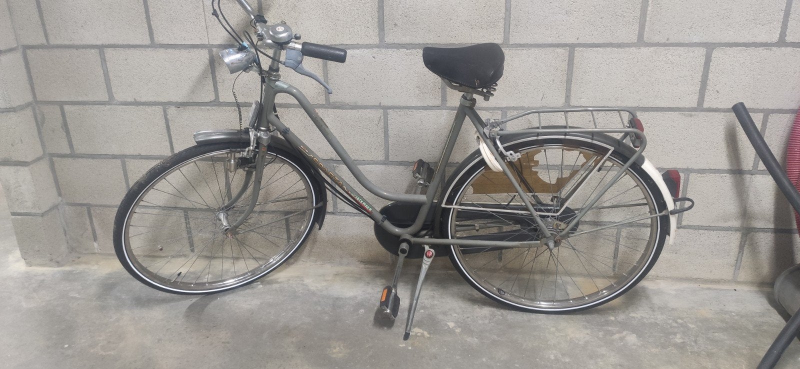 oude damesfiets, Enlèvement