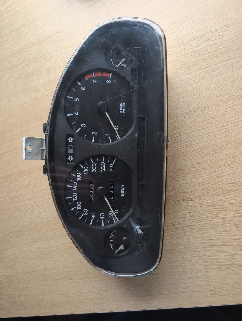 Mitsubishi Carisma 1998 Instrument Cluster MR270100, Autos, Achat, Boîte manuelle, Autres couleurs, Autre carrosserie