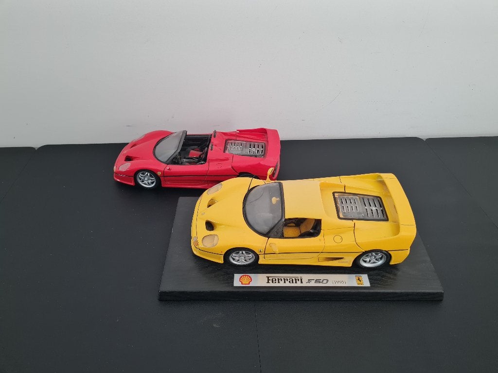 Modelauto's:  Ferrari F50 geel en rood, Enlèvement ou Envoi