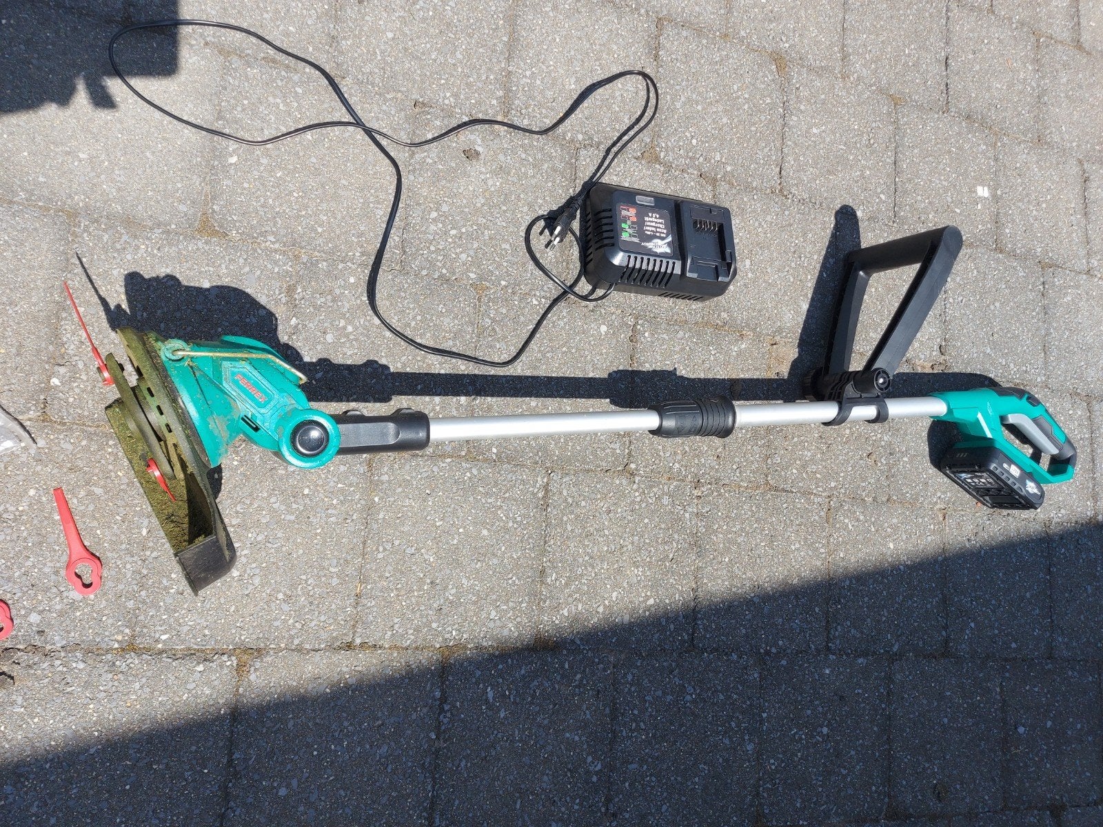 Graskant trimmer, Jardin & Terrasse, Enlèvement