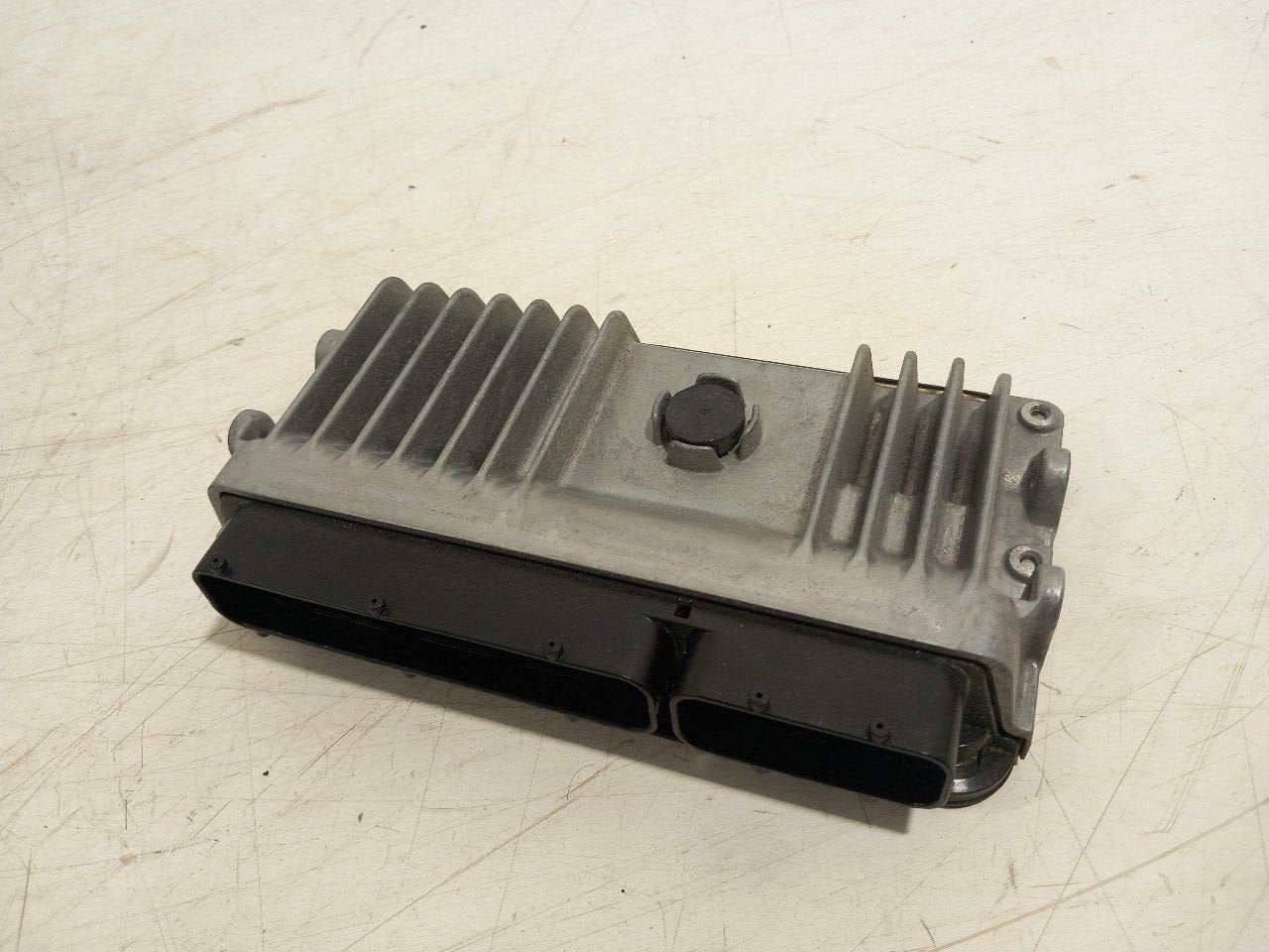 Computer motormanagement Suzuki Swace, Onderdelen@venauto.nl, Van der Ven Autorecycling B.V., Gebruikt, Ettenseweg 76, 4706 PB Roosendaal, The Netherlands