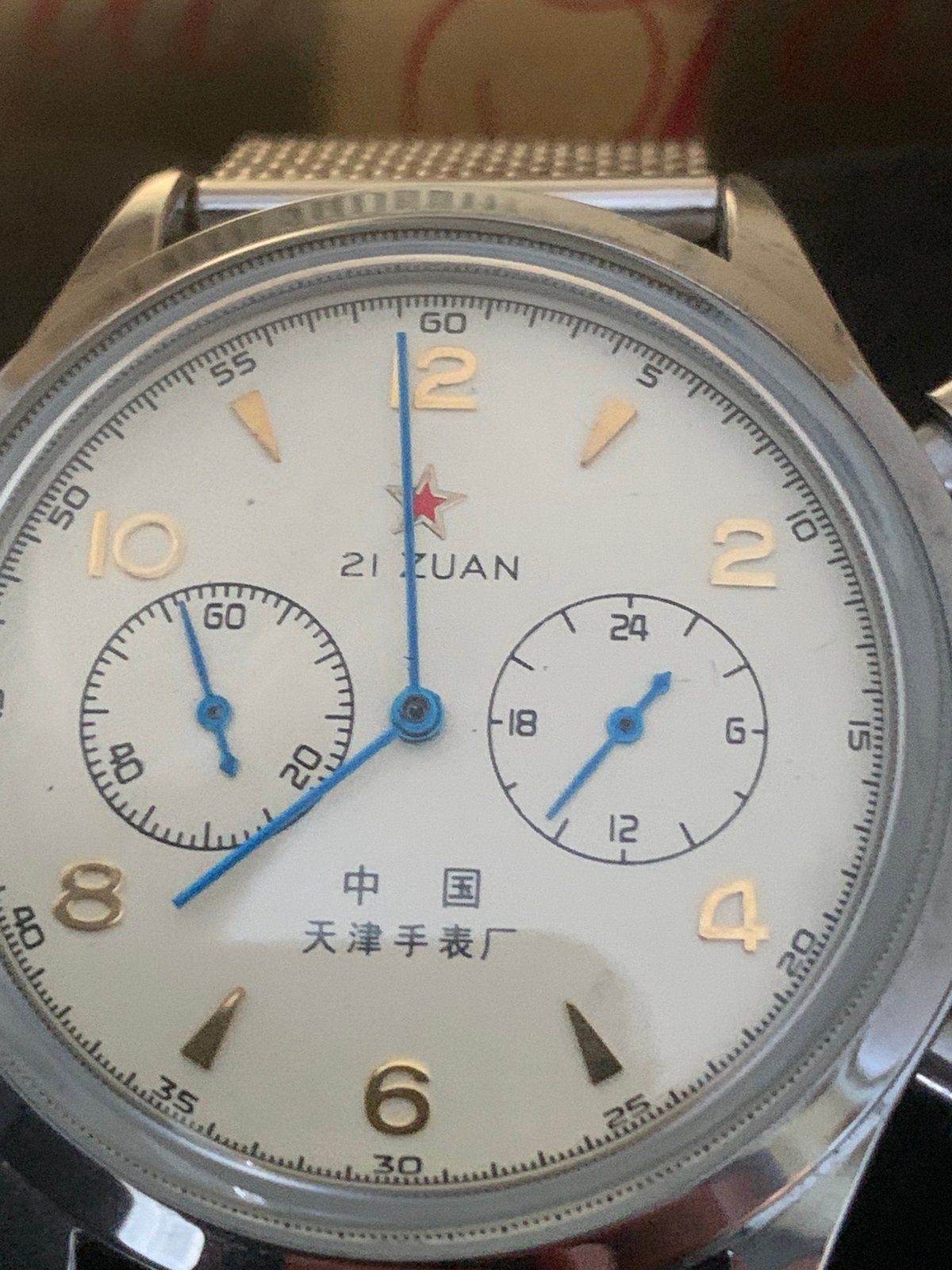 Montre Zuan style – bracelet milanais acier – à restaurer, Enlèvement ou Envoi