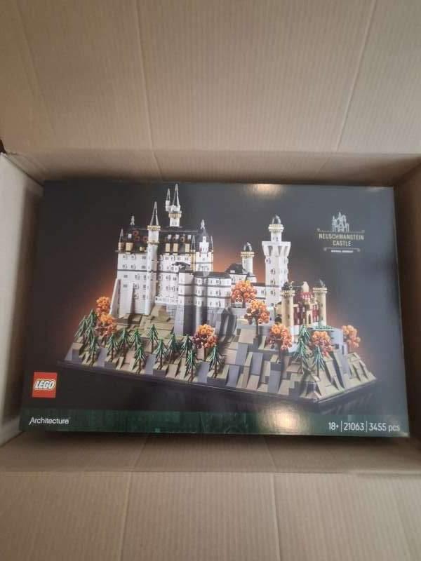 LEGO Slot Neuschwanstein - 21063 (nieuw en verzegeld), Neuf, Enlèvement ou Envoi, Ensemble complet, Architecture