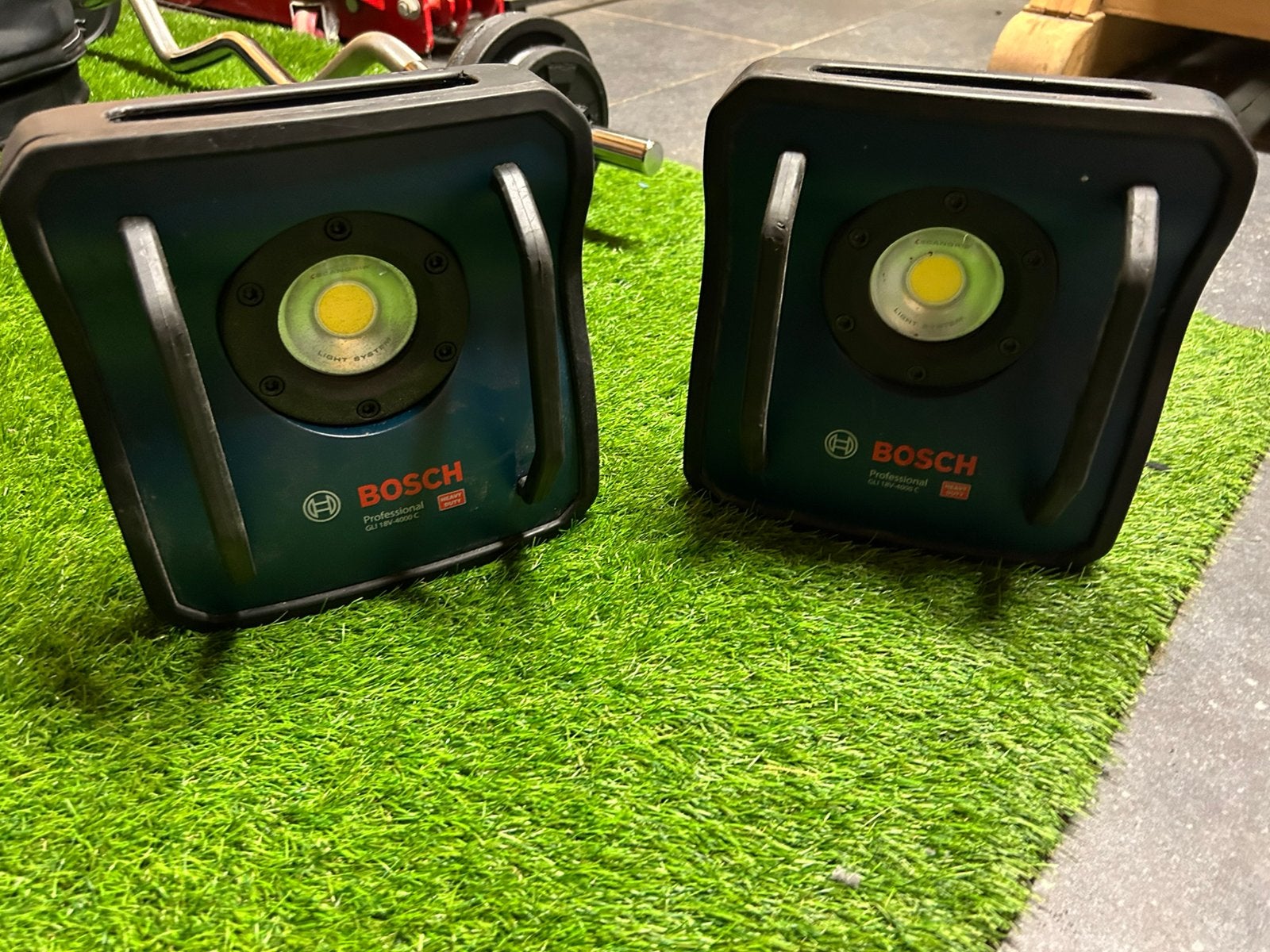 Bosch lamp op accu  2 stuks, Doe-het-zelf en Bouw, Ophalen, Zo goed als nieuw, Lamp