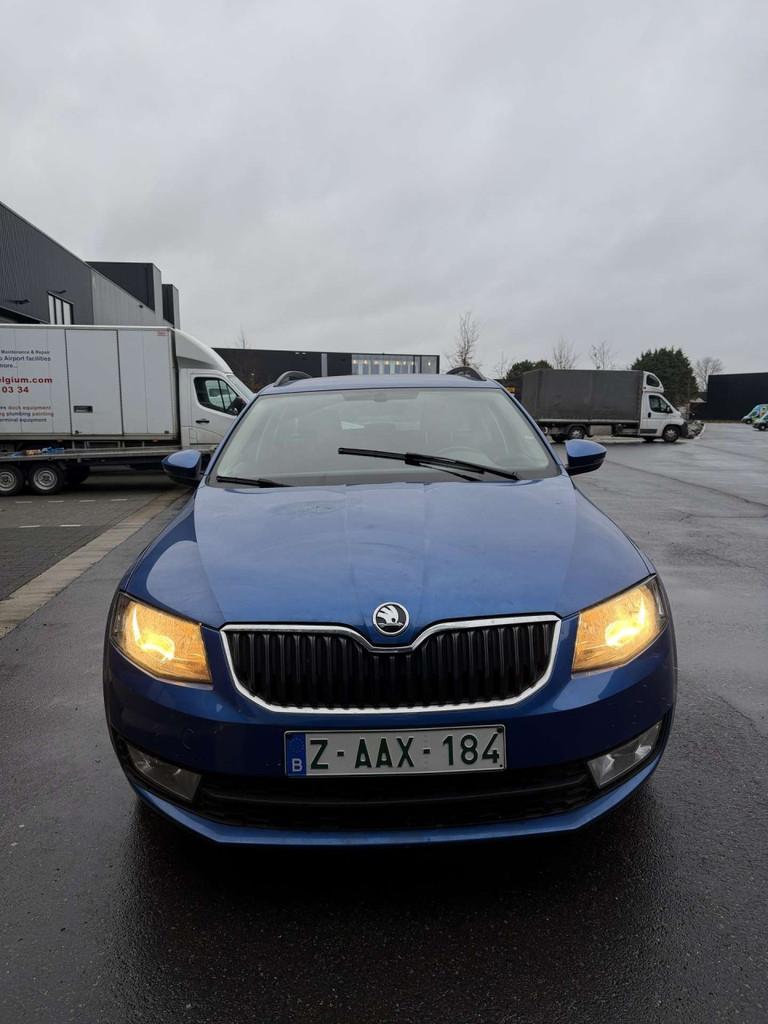Skoda Octavia SW 1.6 CR TDi EXPORT ONLY (bj 2017), Auto's, Gebruikt, Euro 6, 4 cilinders, Bedrijf