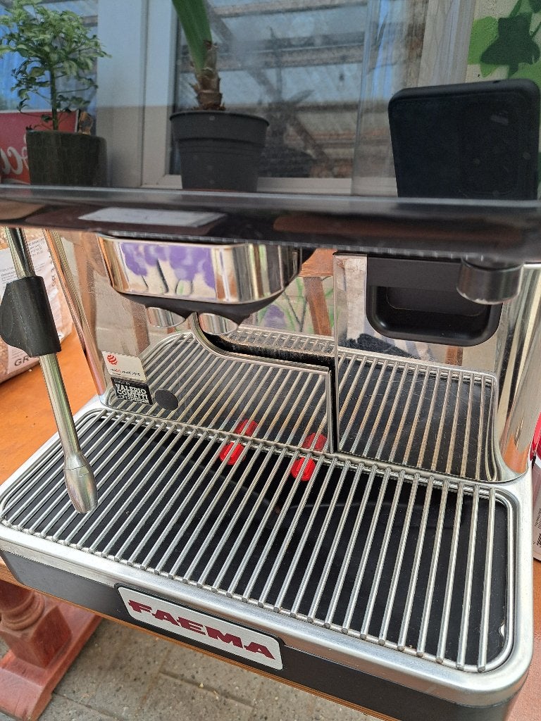 Koffiezetapparaat Faema, Elektronische apparatuur, Koffiezetapparaten, Stoompijpje, 10 kopjes of meer, Zo goed als nieuw, Combi
