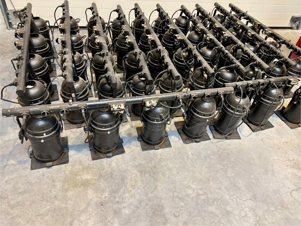 Fourbar Par 64 harting 500w, Enlèvement, Comme neuf