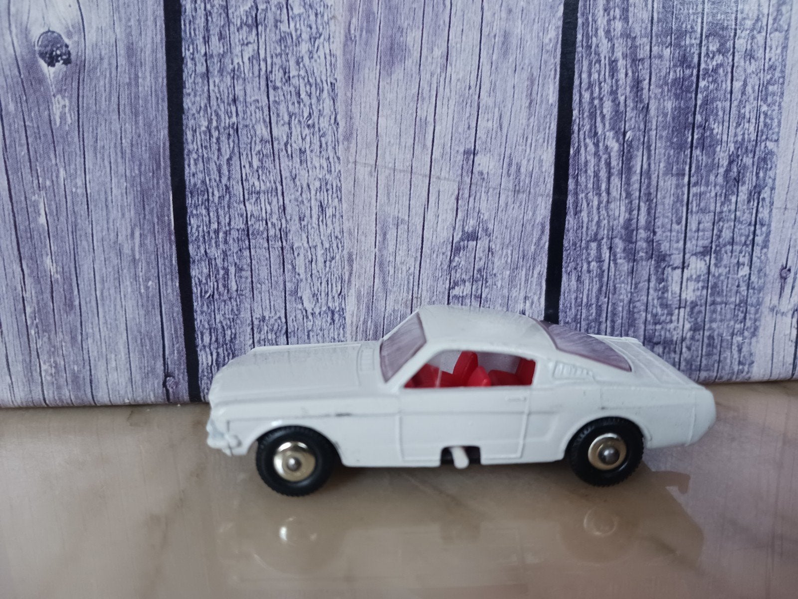 Matchbox  8 e. FORD MUSTANG, Hobby en Vrije tijd, Modelauto's | 1:24, Ophalen of Verzenden