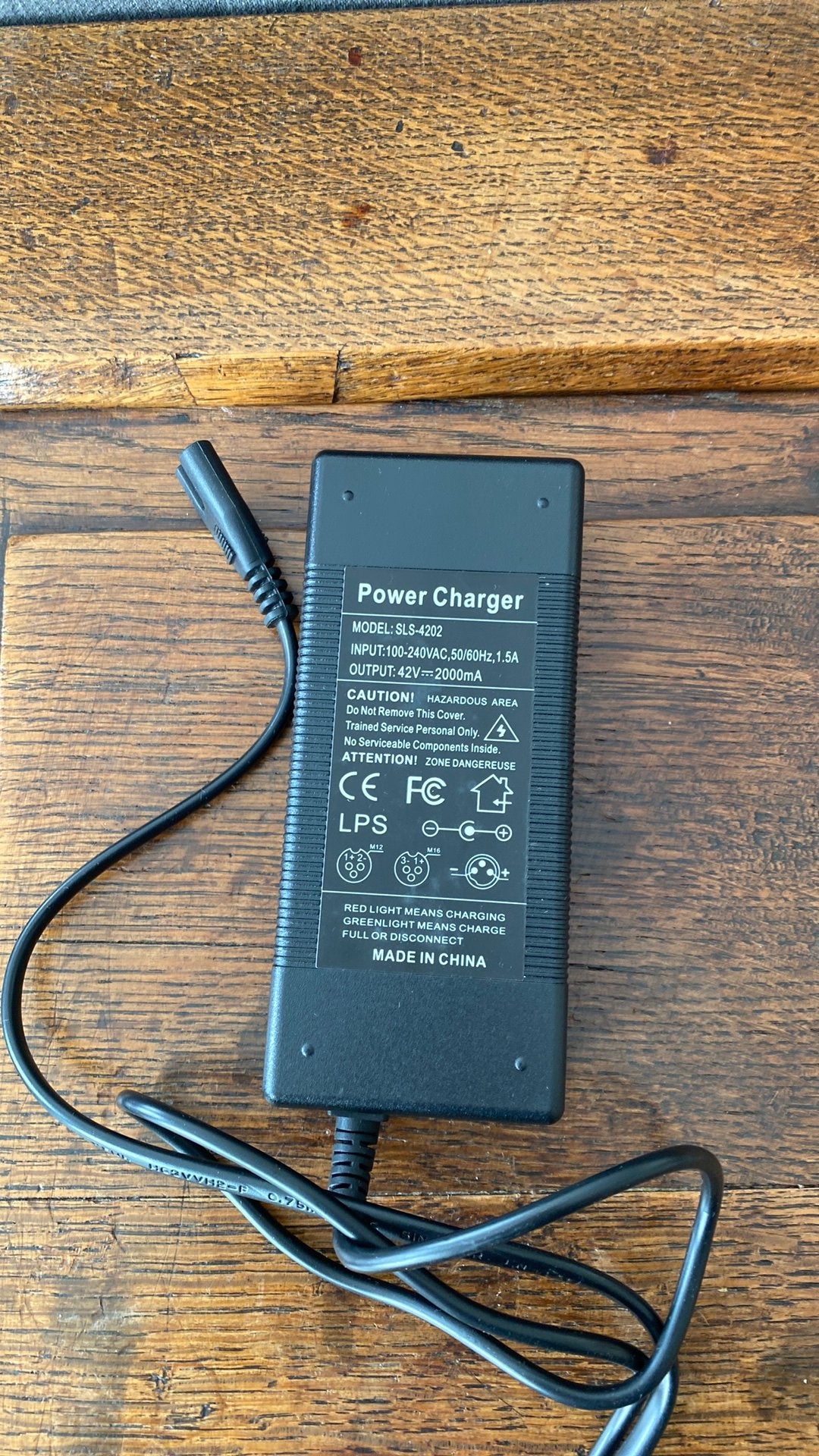 Chargeur, Vélos & Vélomoteurs, Comme neuf