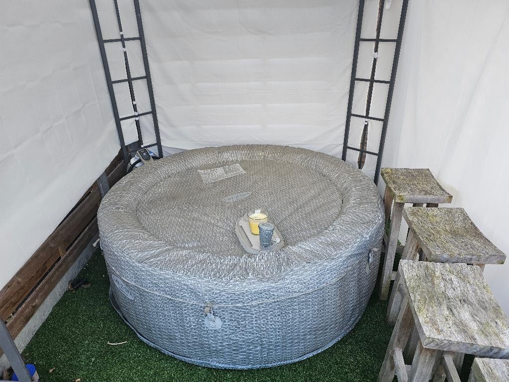 Opblaasbare jacuzzi, Tuin en Terras, Ophalen, Gebruikt, Filter, Opblaasbaar