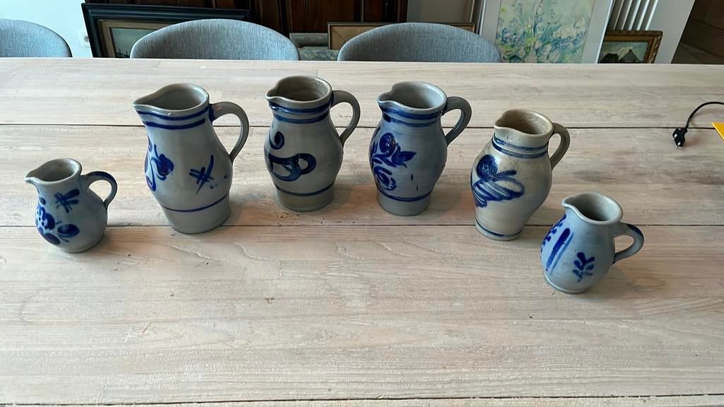 pichets en grès gris décor bleu cobalt, Antiquités & Art, Antiquités | Céramique & Poterie, Enlèvement