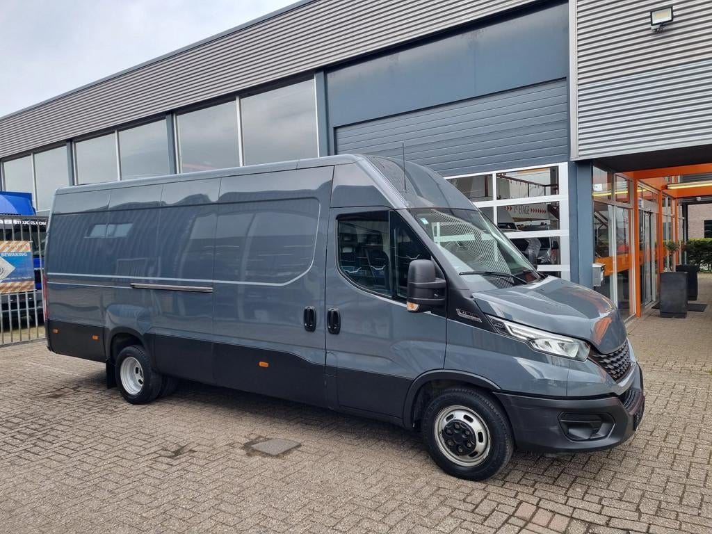 Iveco Daily 35C18 3.0D 180 PK L4H2 Maxi Hi-Matic Euro 6, Autos, 2777 kg, Argent ou Gris, Achat, Euro 6