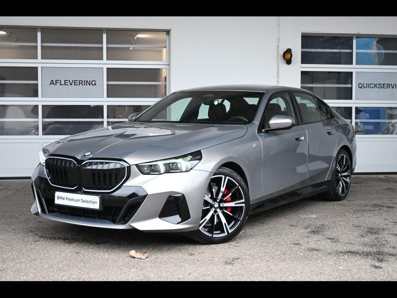 BMW Serie 5 520 M SPORT - HARMAN KARDON - AUTOMAAT, Autos, BMW, Argent ou Gris, https://public.car-pass.be/vhr/dd05fa46-82ac-480b-8baf-7bddfc8e3978