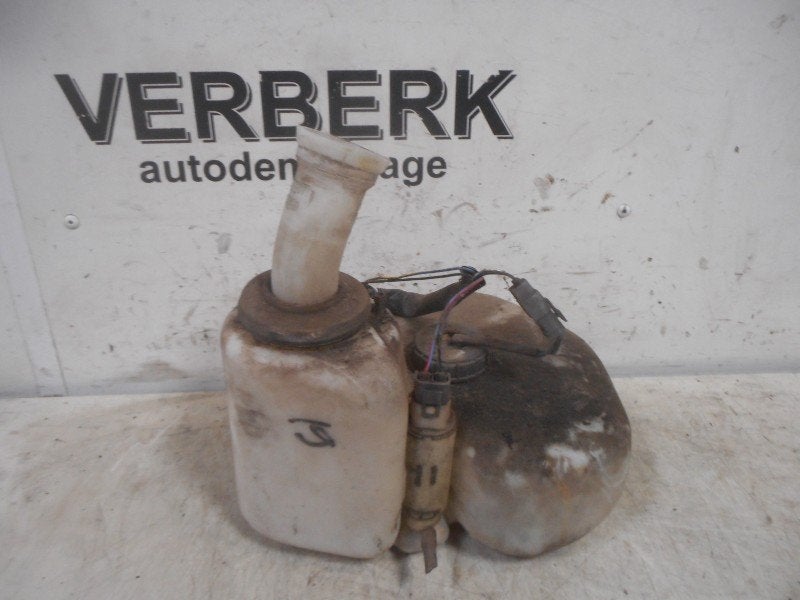 RUITENSPROEIERRESERVOIR Volvo 940 I Estate (01-1990/10-1998), Auto-onderdelen, Gebruikt, Info@volvocars.com, Volvo, Volvo Car Germany GmbH