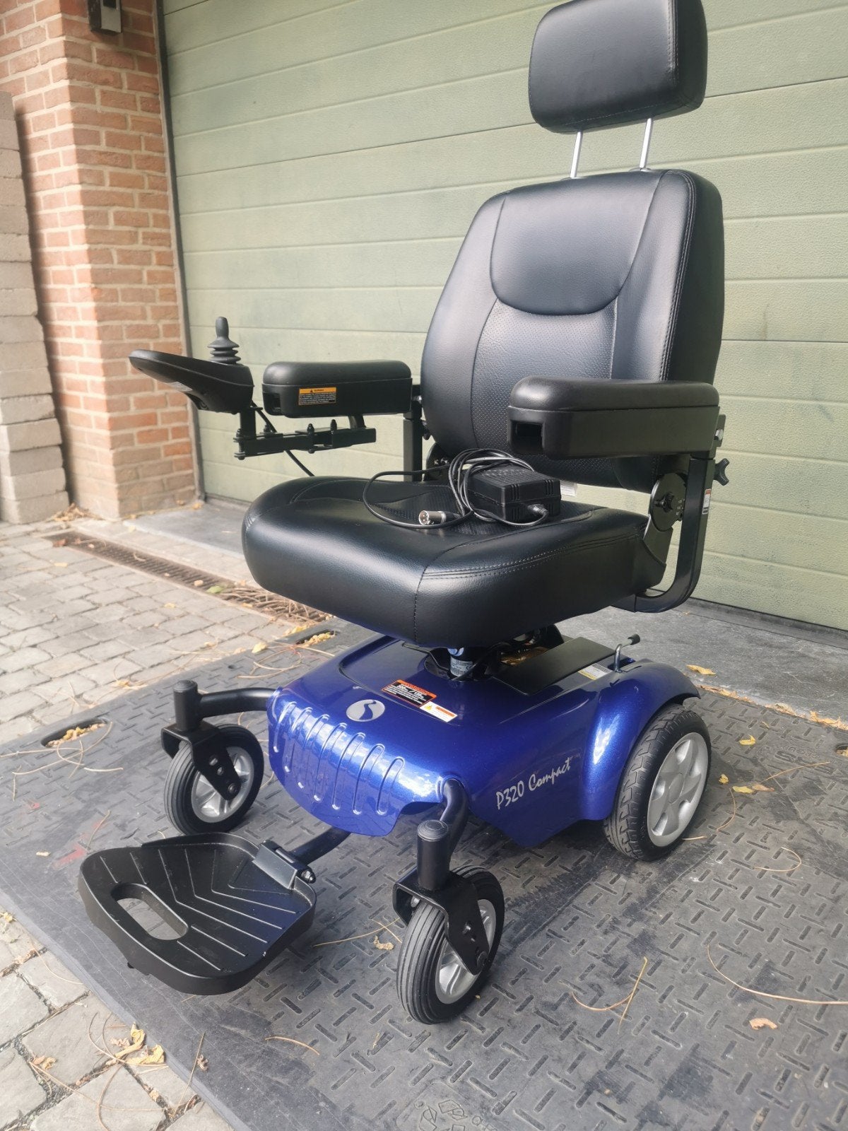 Fauteuil roulant électrique compact à intensité variable Ras, Enlèvement ou Envoi, Pliant, Comme neuf, Fauteuil roulant électrique