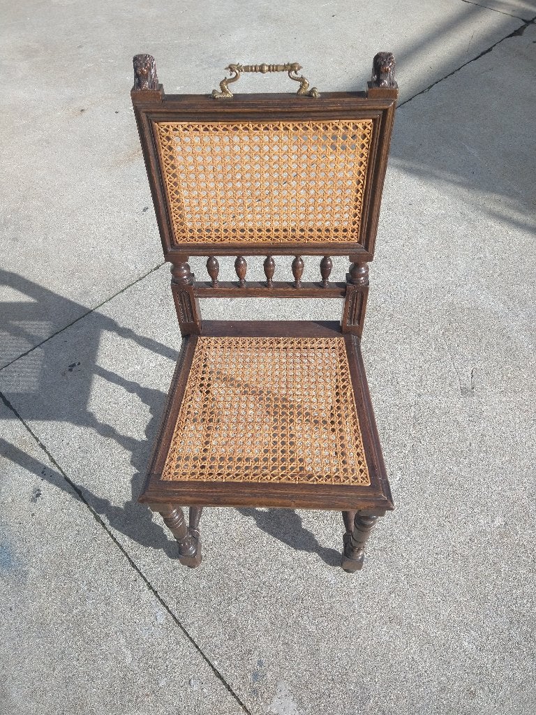 Oude unieke vintage stoel, Ophalen