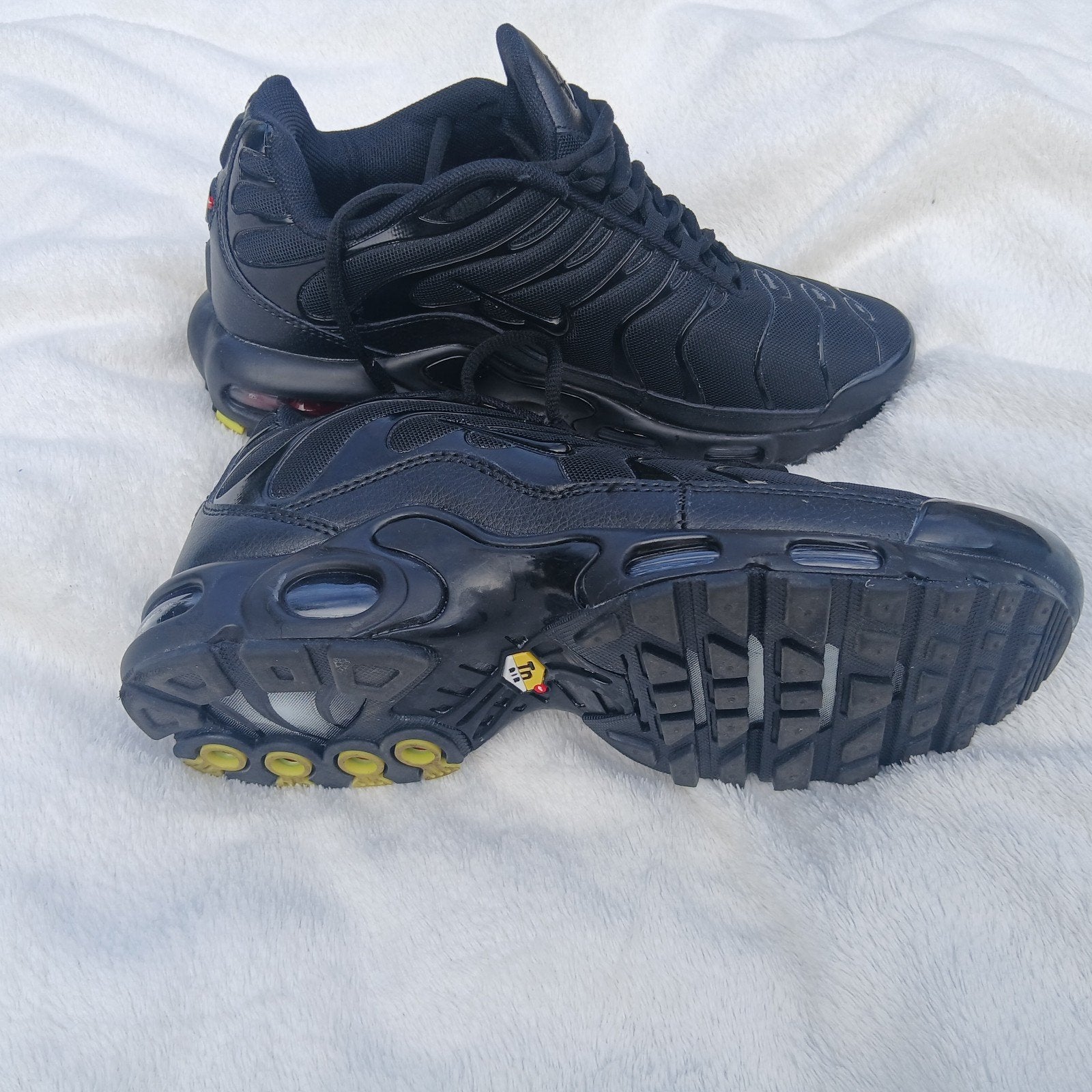 Prachtige sneakers TN maat 41, Kleding | Heren, Verzenden, Zwart, Nike, Nieuw
