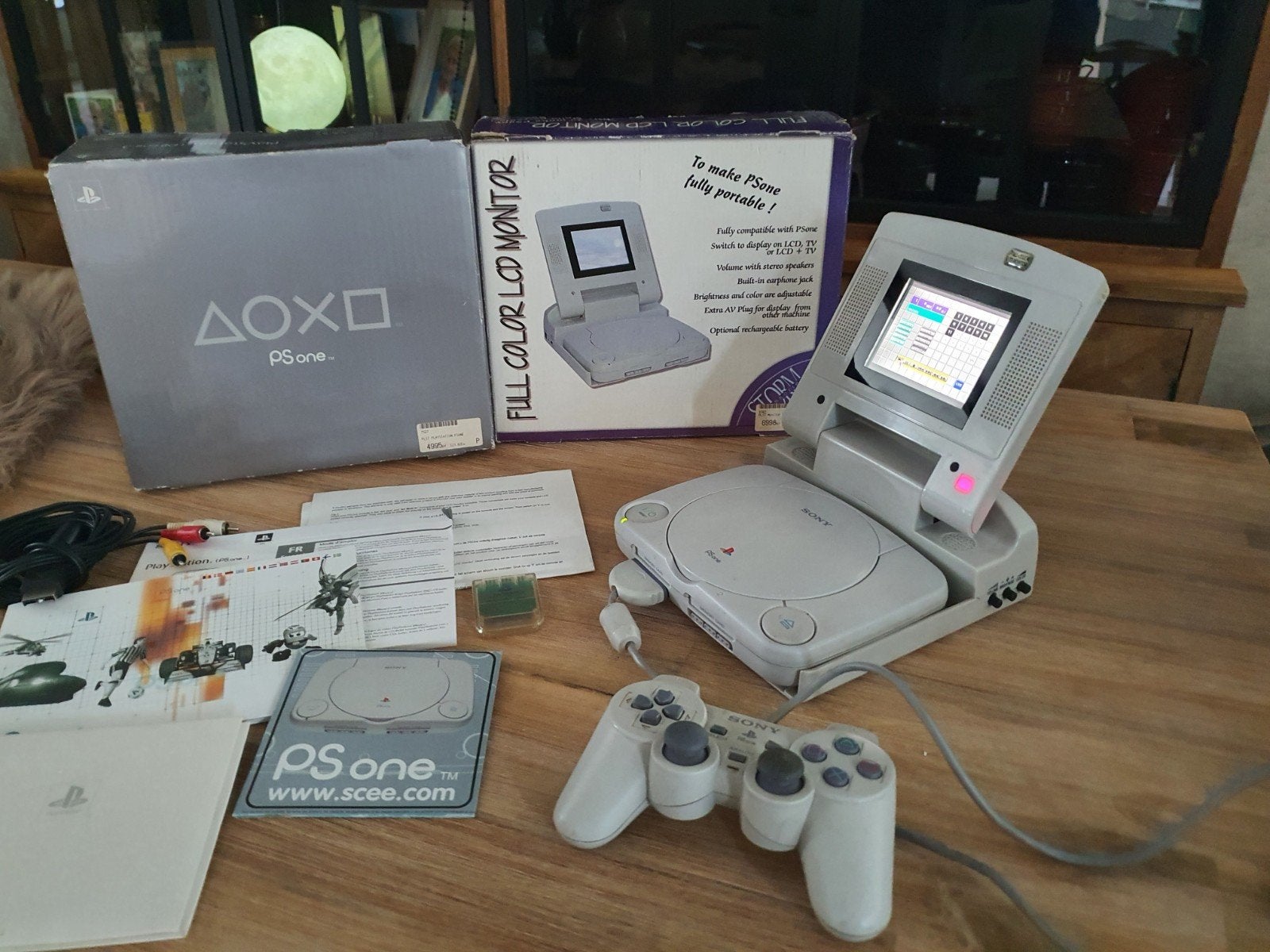 Playstion psone + lcd upgrade, Games en Spelcomputers, Spelcomputers | Sony PlayStation 1, Ophalen