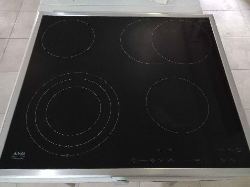 Taque vitrocéramique radiante, Electroménager, Tables de cuisson, 4 zones de cuisson, Comme neuf, Enlèvement, Encastré
