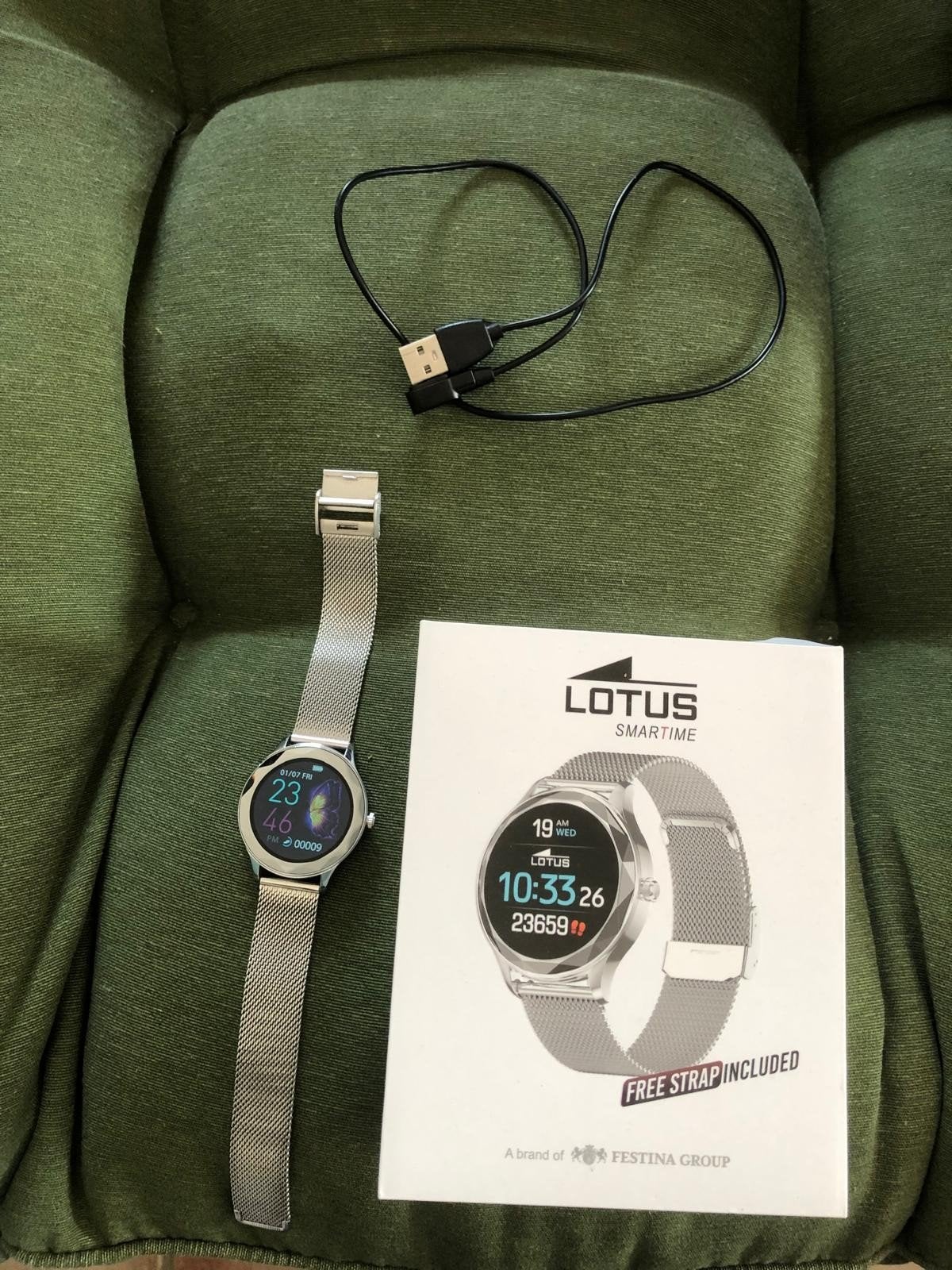 montre connecté Lotus, Handtassen en Accessoires, Smartwatches, Ophalen, Zo goed als nieuw, Zilver, Lotus