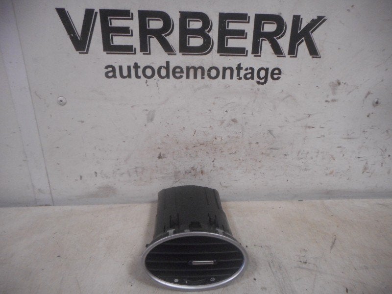 DASHBOARD LUCHTROOSTER MIDDEN Ford Focus 2 (01-2004/09-2012), Auto-onderdelen, Gebruikt, Henry-Ford-Straße  1
50735  Köln, DE