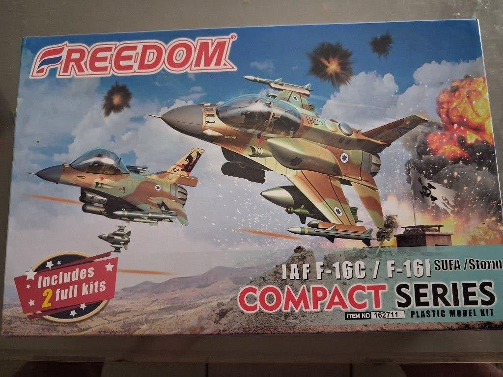 IAF F-16C/ F-16 i, Hobby & Loisirs créatifs, Modélisme | Avions & Hélicoptères, Neuf, Enlèvement ou Envoi, Avion, Plus grand que 1:72