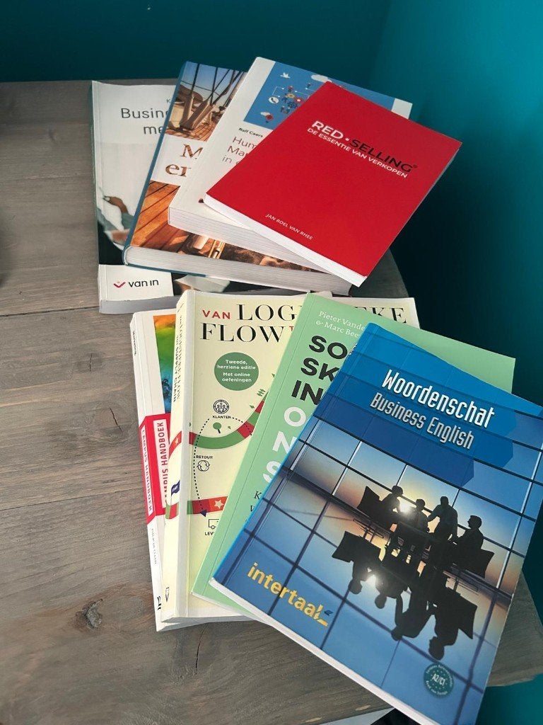 UCLL Bedrijfsmanagement KMO & Ondernemen studieboeken, Boeken, Gelezen, Diverse auteurs, Ophalen of Verzenden, Economie en Marketing