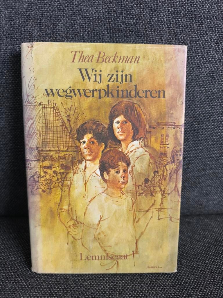 Wij zijn wegwerpkinderen (Thea Beckman), Ophalen, Zo goed als nieuw, Thea Beckman, Fictie