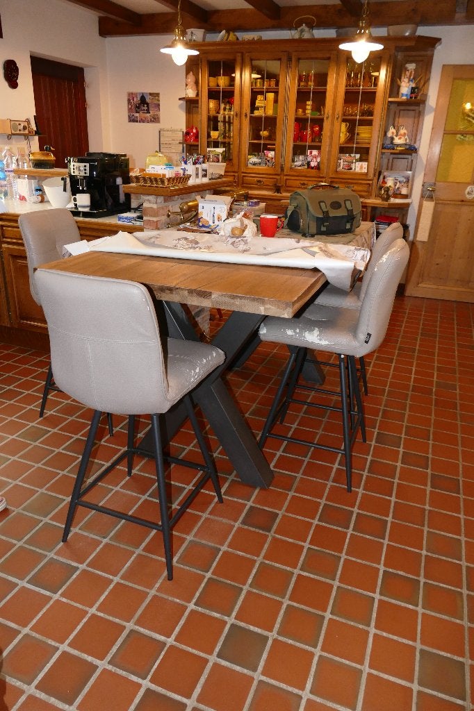 Hoge houten keukentafel op ijzeren onderstel, Ophalen, Gebruikt