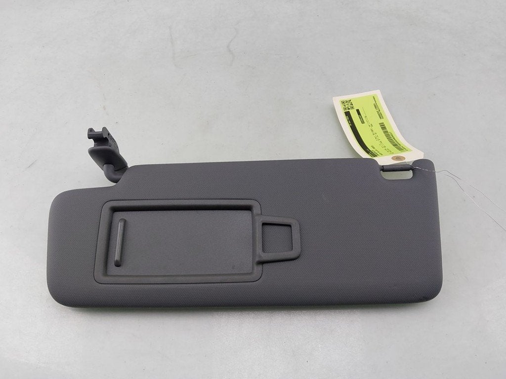 ZONNEKLEP A3 Sportback (8YA) (|8W0857551CMC8|8W0857551C|), Info@audi.de, Audi, Audi AG, Gebruikt