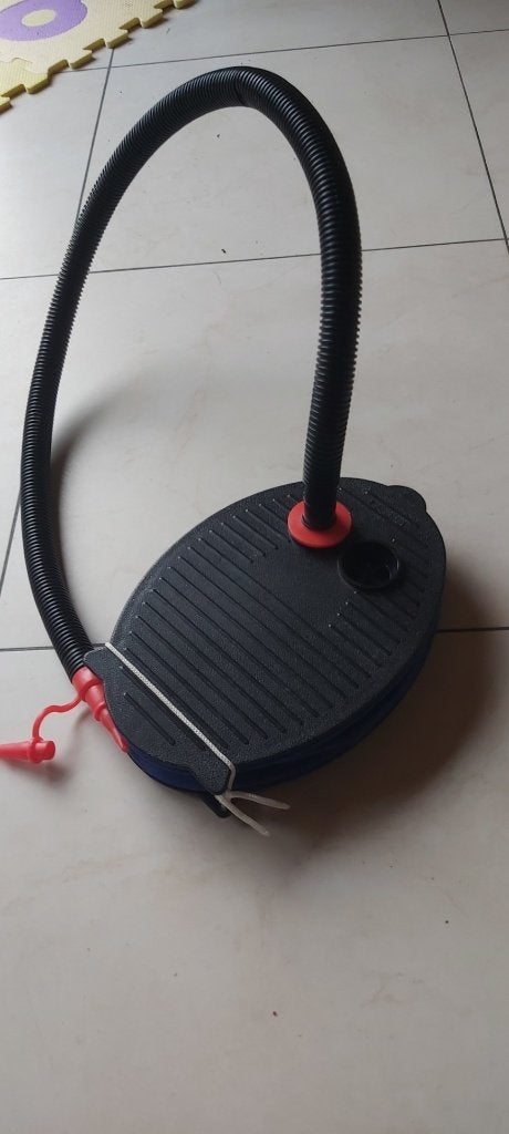 pompe  pour matelas gonflable ou jouets gonflables, Jardin & Terrasse, Accessoires de piscine, Enlèvement, Utilisé, Autres types