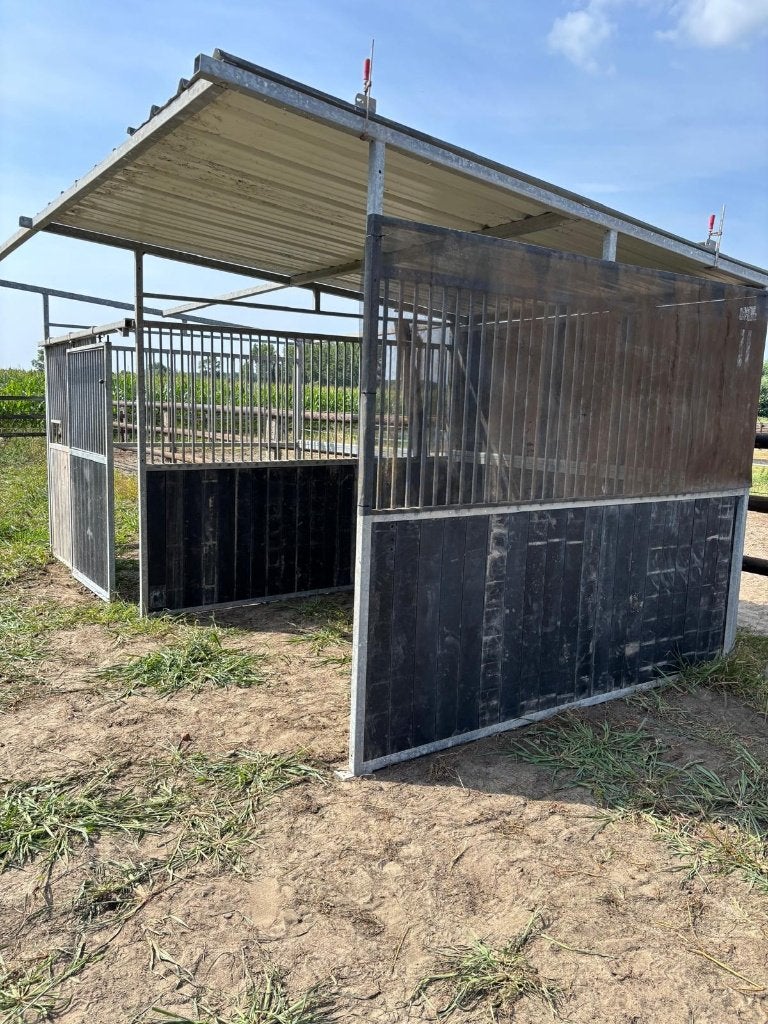 Paardenstallen (buitenboxen), Animaux & Accessoires, Mise à l'étable, 4 chevaux ou poneys ou plus
