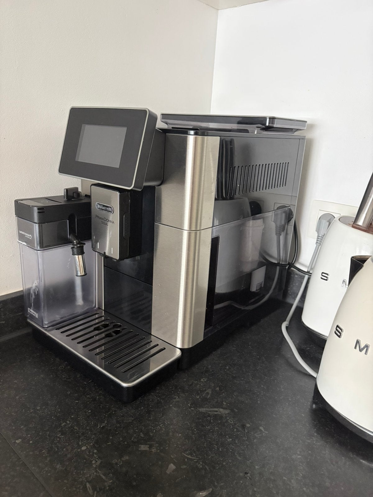 Delonghi Primadonna Soul, Elektronische apparatuur, Koffiezetapparaten, Ophalen, Afneembaar waterreservoir, Espresso apparaat