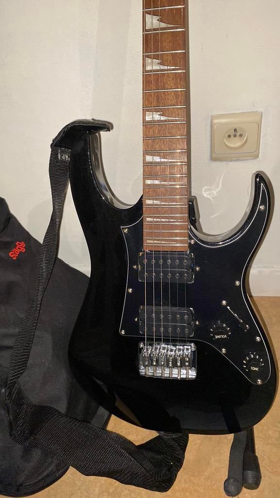 IBANEZ Complete electrische gitaar set NIEUWSTAAT, Muziek en Instrumenten, Snaarinstrumenten | Gitaren | Elektrisch, Ibanez, Ophalen