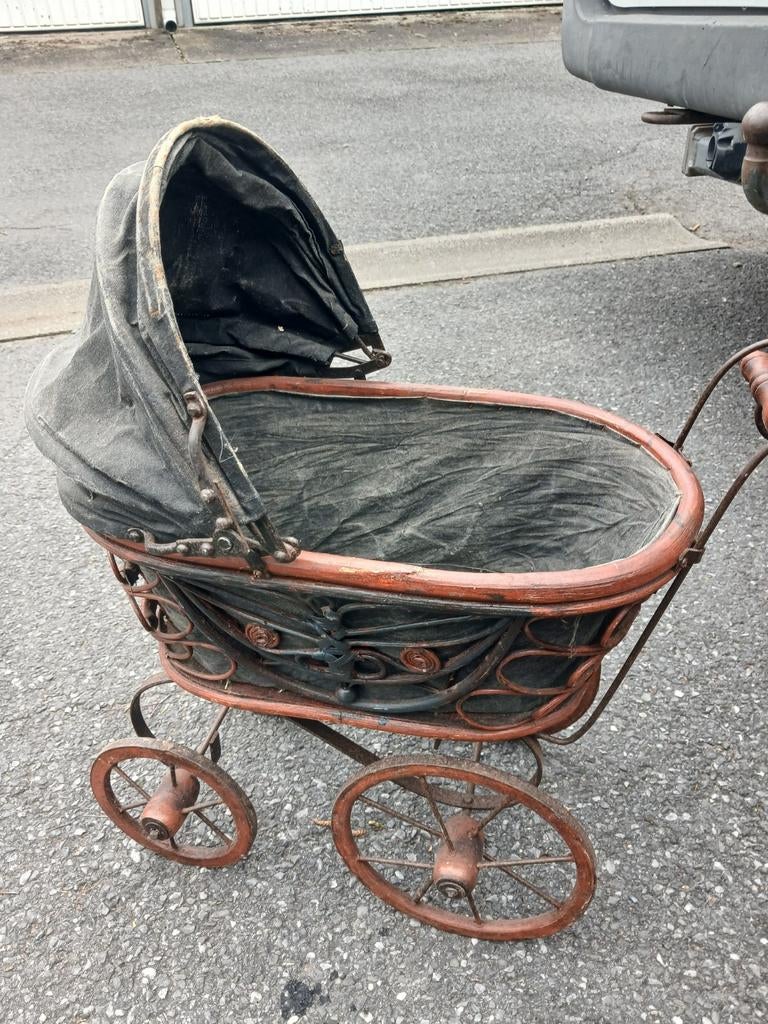 Poppewagen heel oud, Antiek en Kunst, Ophalen