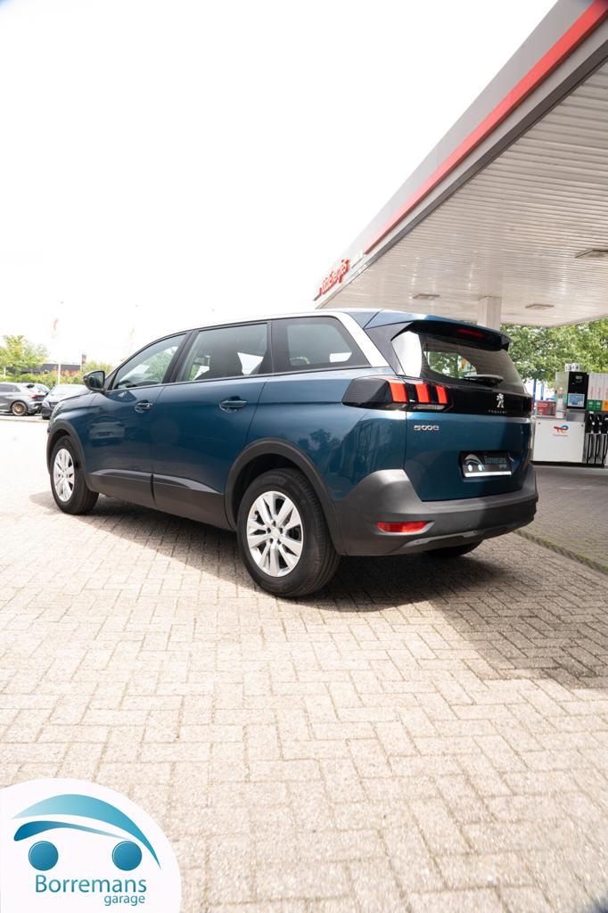 Peugeot 5008 1.2 Benz. Autom. | 7 pl. | Camera | CarPlay |, Auto's, Peugeot, 1199 cc, 149 g/km, 7 zetels, 130 pk
