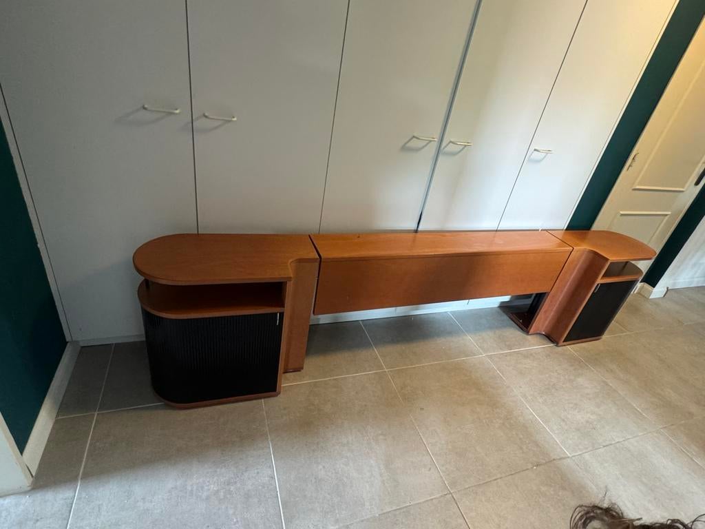 Nachtkast met schijfdeurtjes voor 140 cm bed, Huis en Inrichting, Ophalen, Gebruikt, Hout, 65 cm of meer