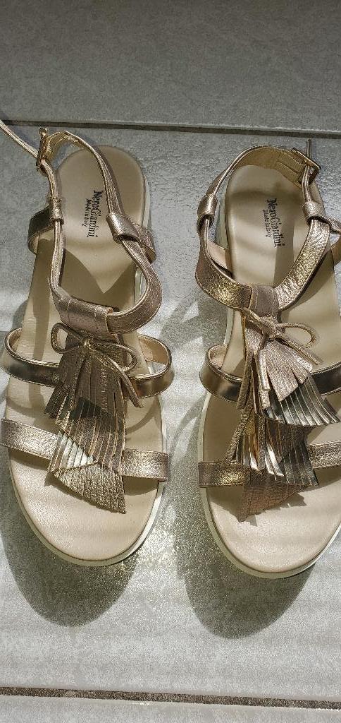 Sandalen van NeroGiardini maat 40., Enlèvement ou Envoi, Beige, Comme neuf, Sandales et Mûles
